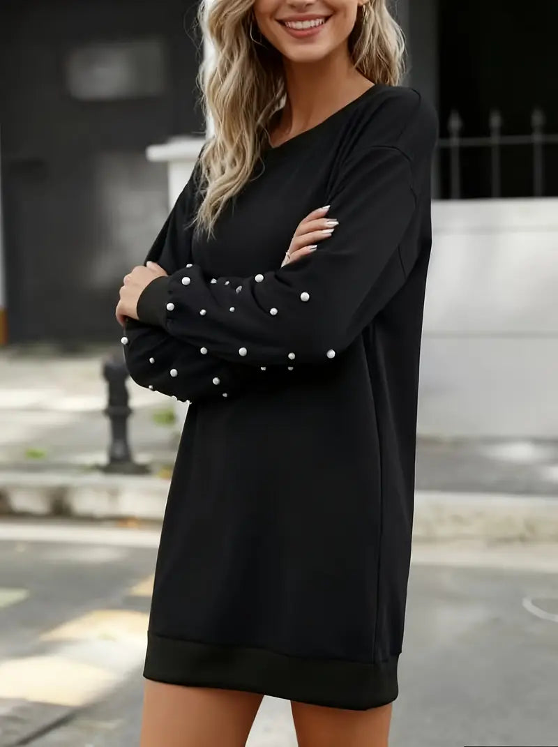 Sukienka czarna dresowa z perełkami na rękawach