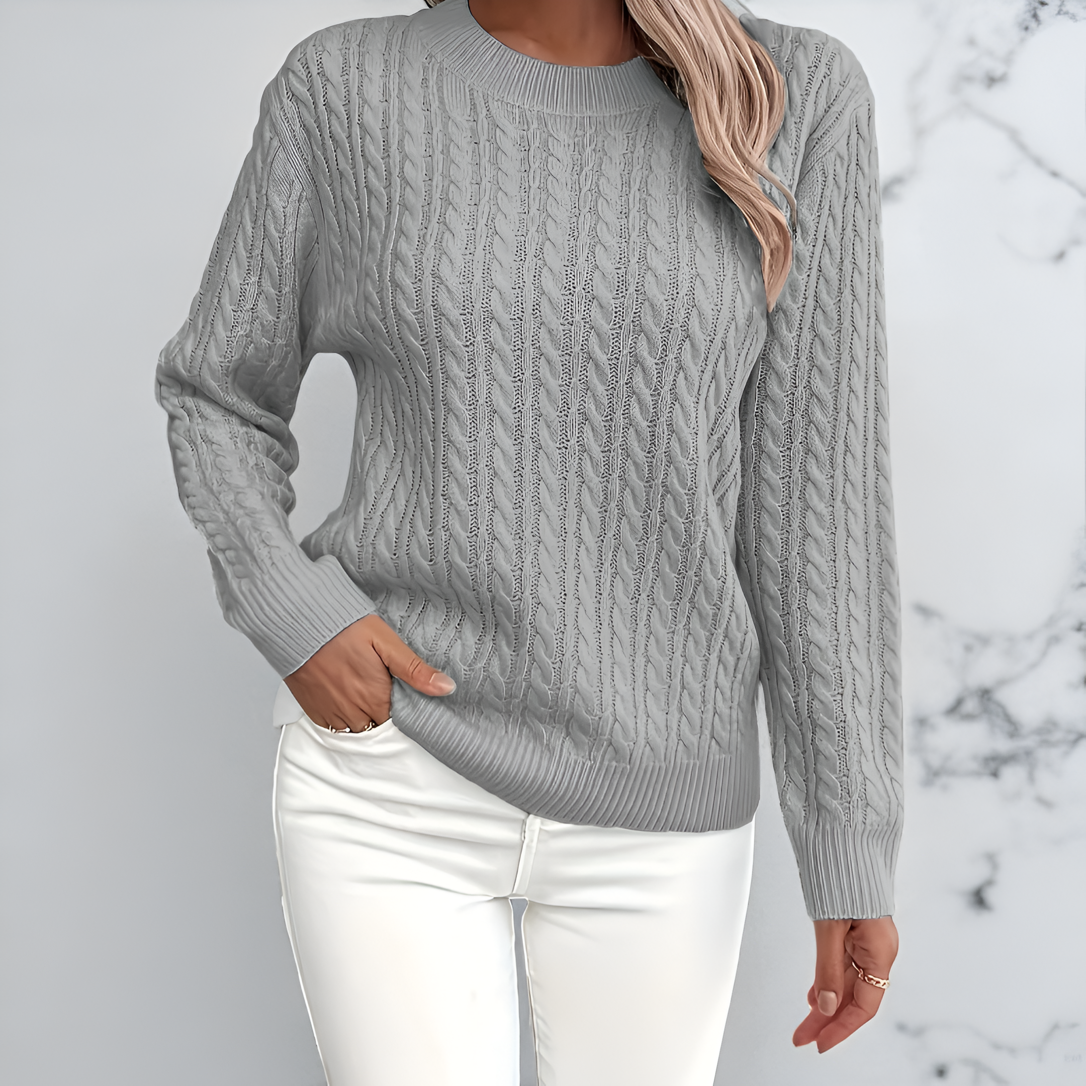 Olimpia – Sweter o Splocie Warkoczowym