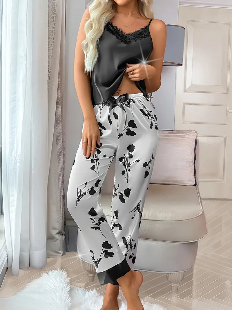 Satynowa piżamka z koronkowym topem i kwiatowym wzorem w odcieniach czerni i bieli