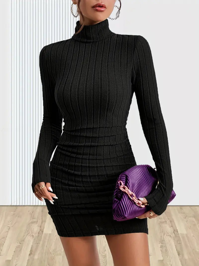 Prążkowana sukienka dzianinowa z golfem w kolorze czarnym