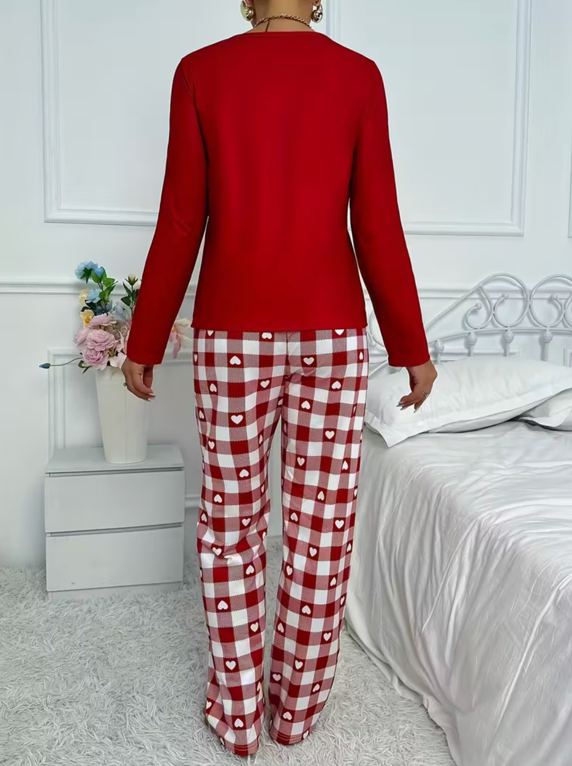 Piżamka damska w czerwono-białą kratę z sercem