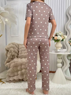 Piżamka beżowa w białe serduszka