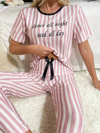 Komplet piżamki w różowe paski z napisem „dance all night”