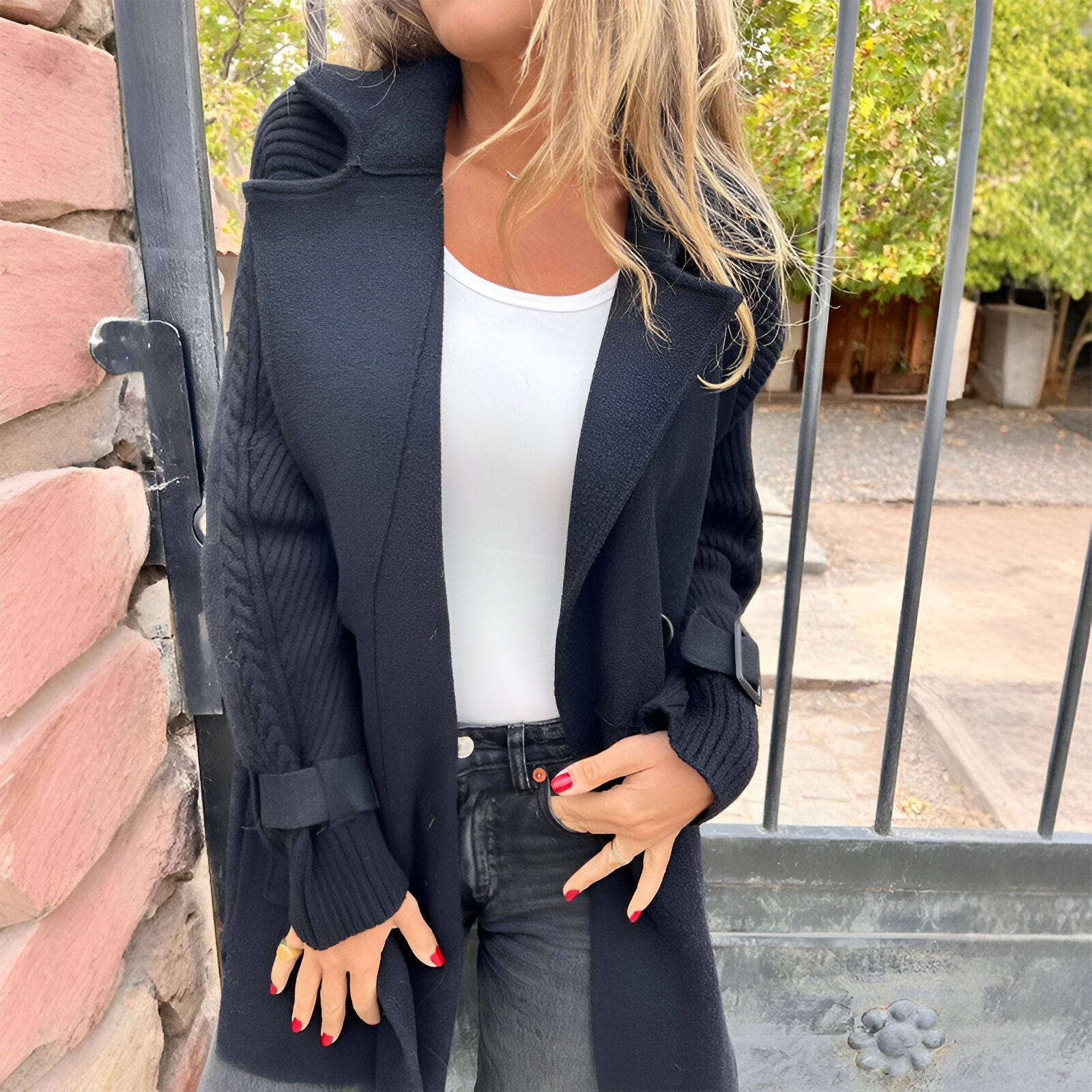 Paulina – Klasyczny Płaszcz Dwurzędowy o Średniej Długości